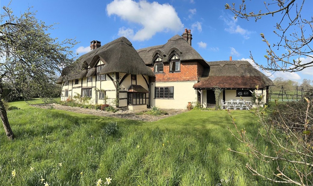 6 Bedroom Detached House For Sale In In Charlwood, England, United