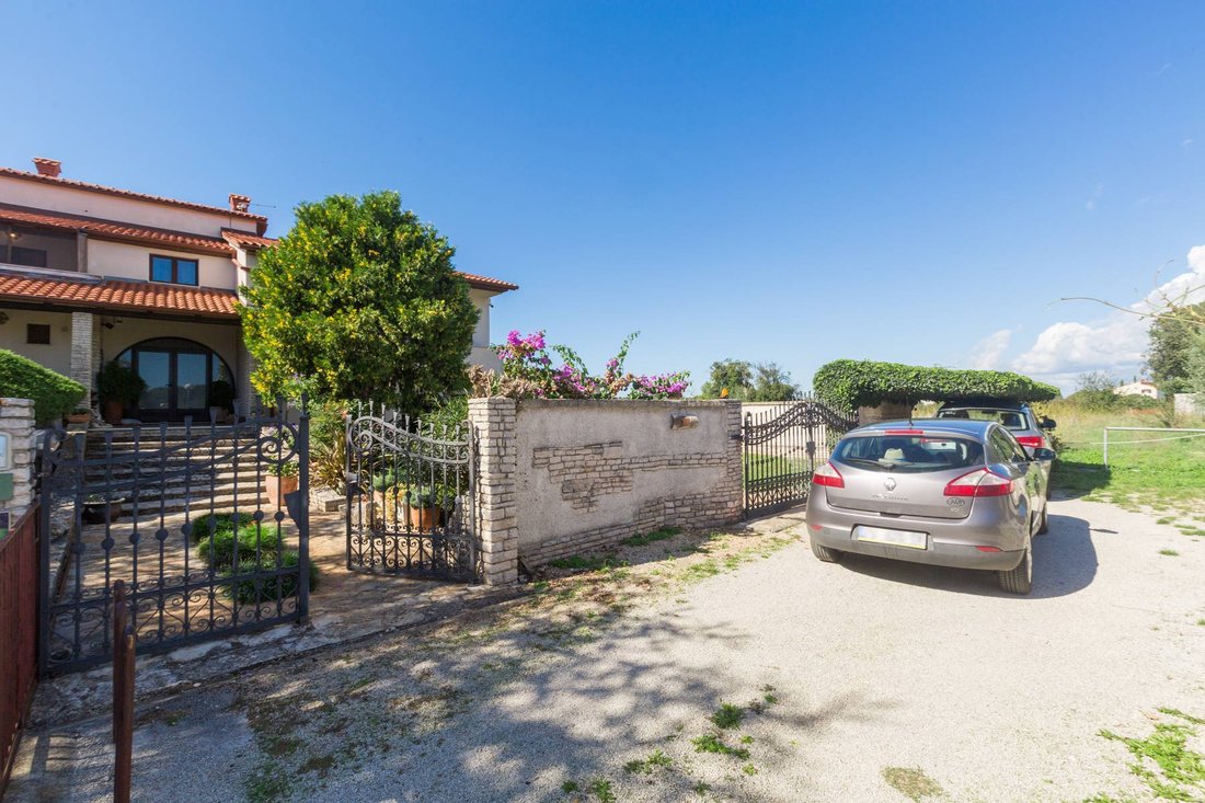 Villa in Grad Pula, Istria County, Croatia 2 - 12623127