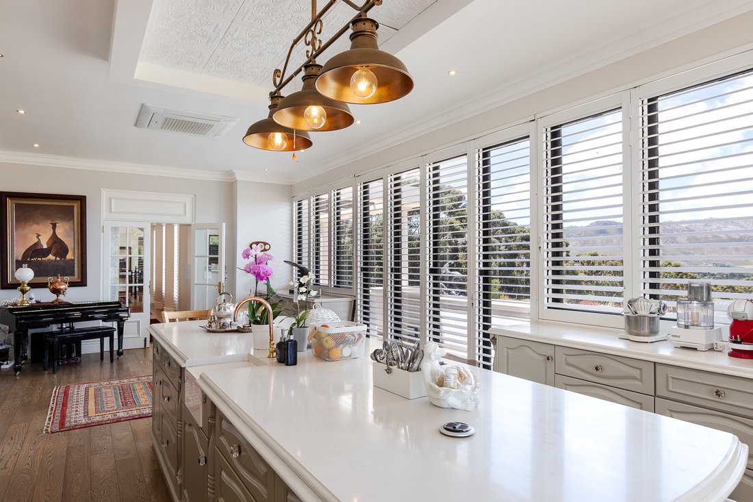 Estate in Sir Lowry's Pass, Helderberg, Cape Town 3 - 13638655