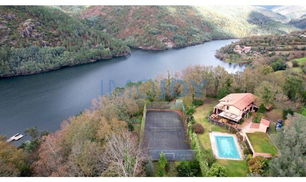 Splendid Farm With Three Houses In Gerês In Vieira Do Minho, Braga
