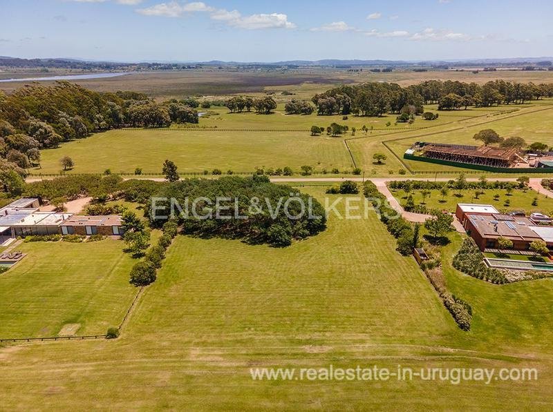Land in La Barra, Maldonado Department, Uruguay 1 - 13646574