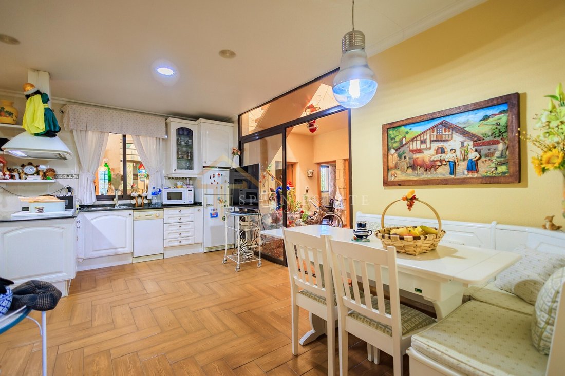 Villa in Torrevieja, Valencian Community, Spain 5 - 13646684