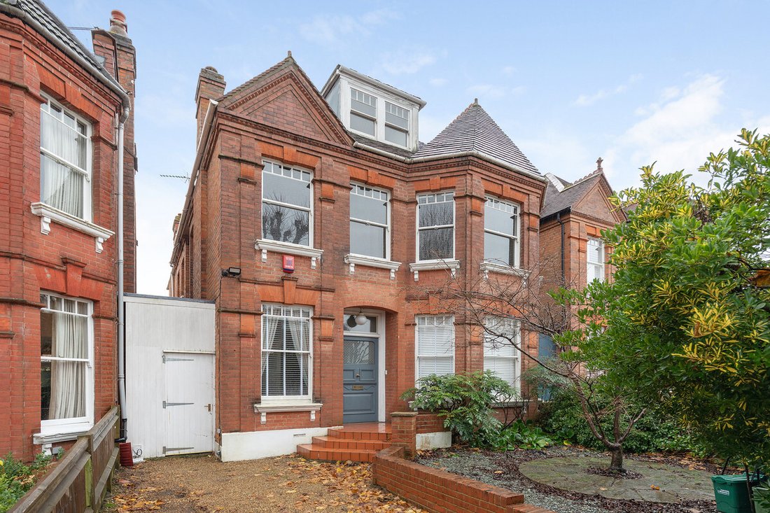 5 Bedroom Detached House For Sale In London In London, England, United