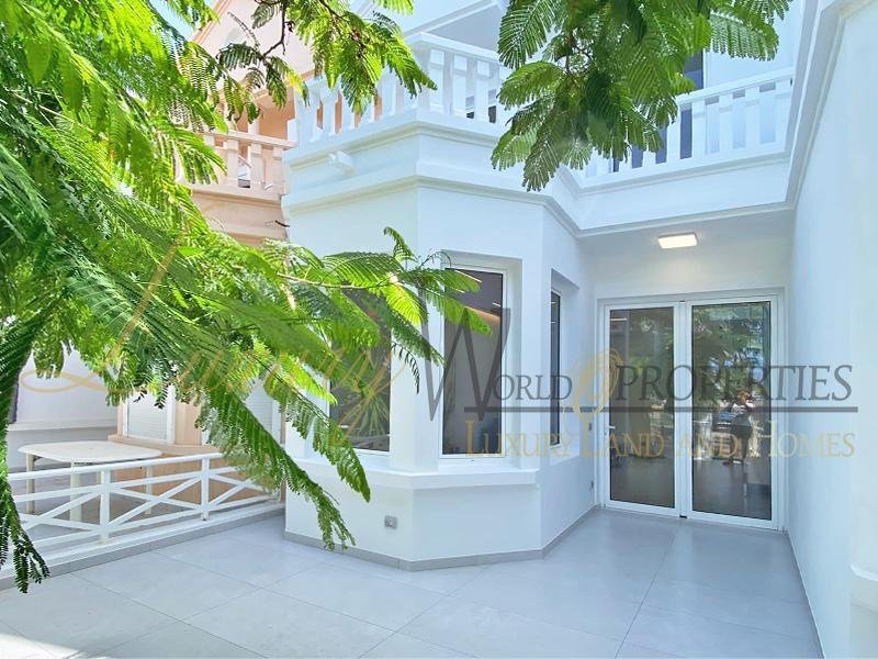Villa in Costa Adeje, Adeje, Canary Islands 1 - 13650325