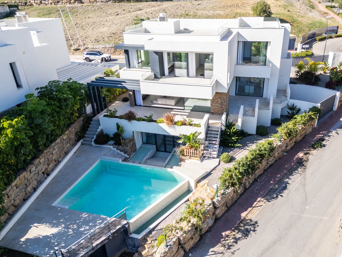 Villa in Marbella, Andalusia, Spain 1 - 13650488