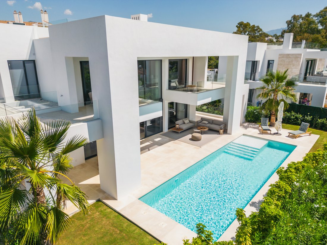 Villa in Estepona, Andalusia, Spain 2 - 13650492