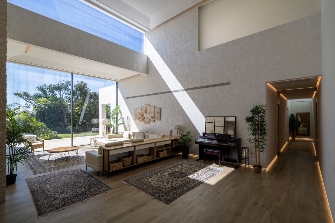 Villa in Marbella, Andalusia, Spain 5 - 12706964