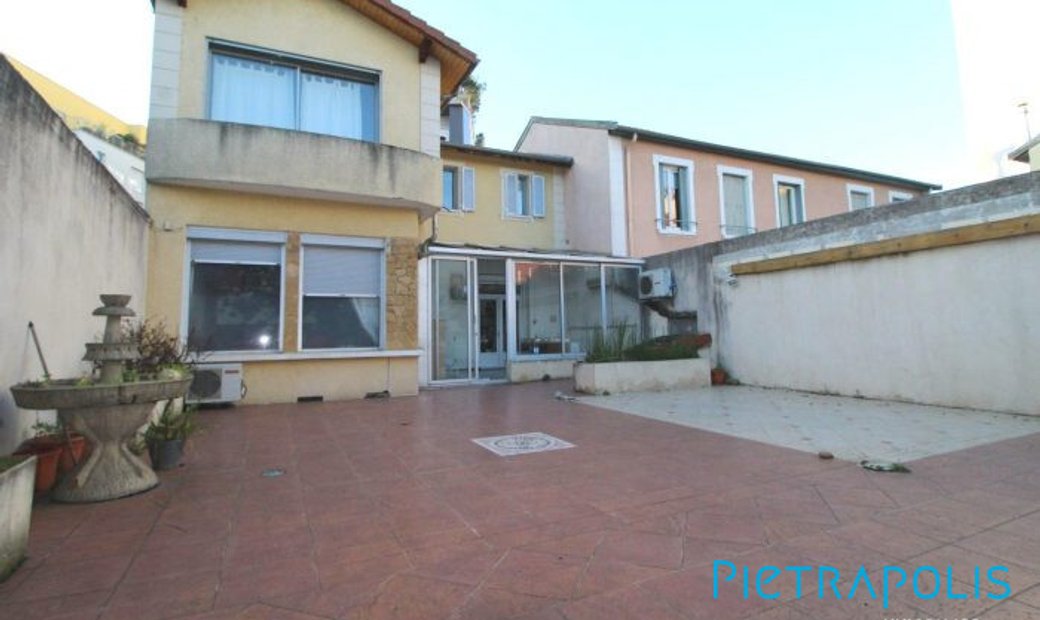 Lyon House In Lyon, Auvergne Rhône Alpes, France For Sale (13653697)