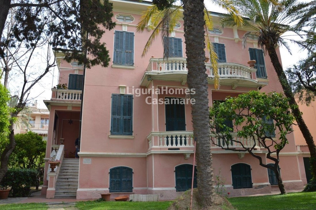 Villa in Bordighera, Liguria, Italy 1 - 11297210