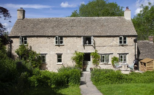 Country House in Minster Lovell, England 1