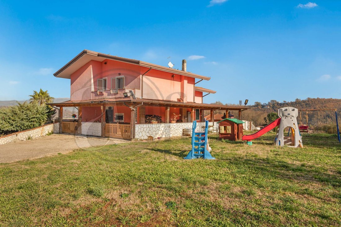, Villa For Sale In Patrica In Lazio, Italy For Sale (13665888)