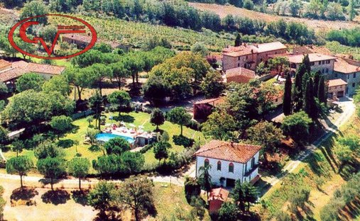 Luxury homes with garage for sale in Levane Tuscany Italy