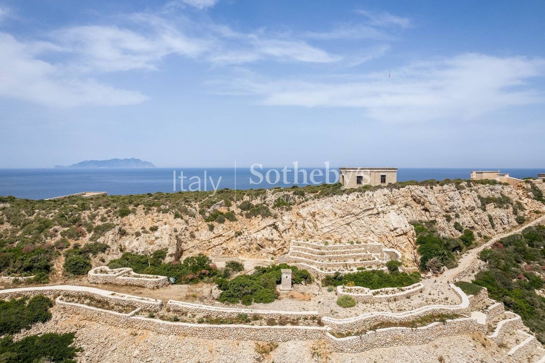 House in Levanzo, Sicily, Italy 4 - 13667047