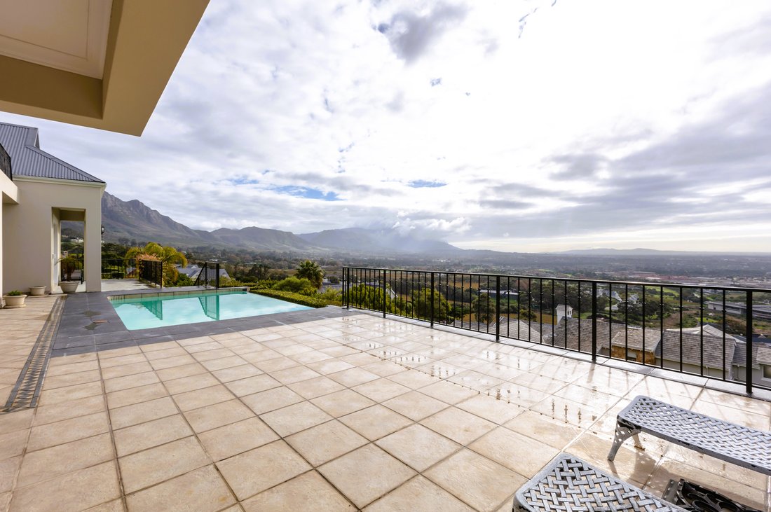 Exceptional Steenberg Golf Estate In Cape Town, Western Cape, South