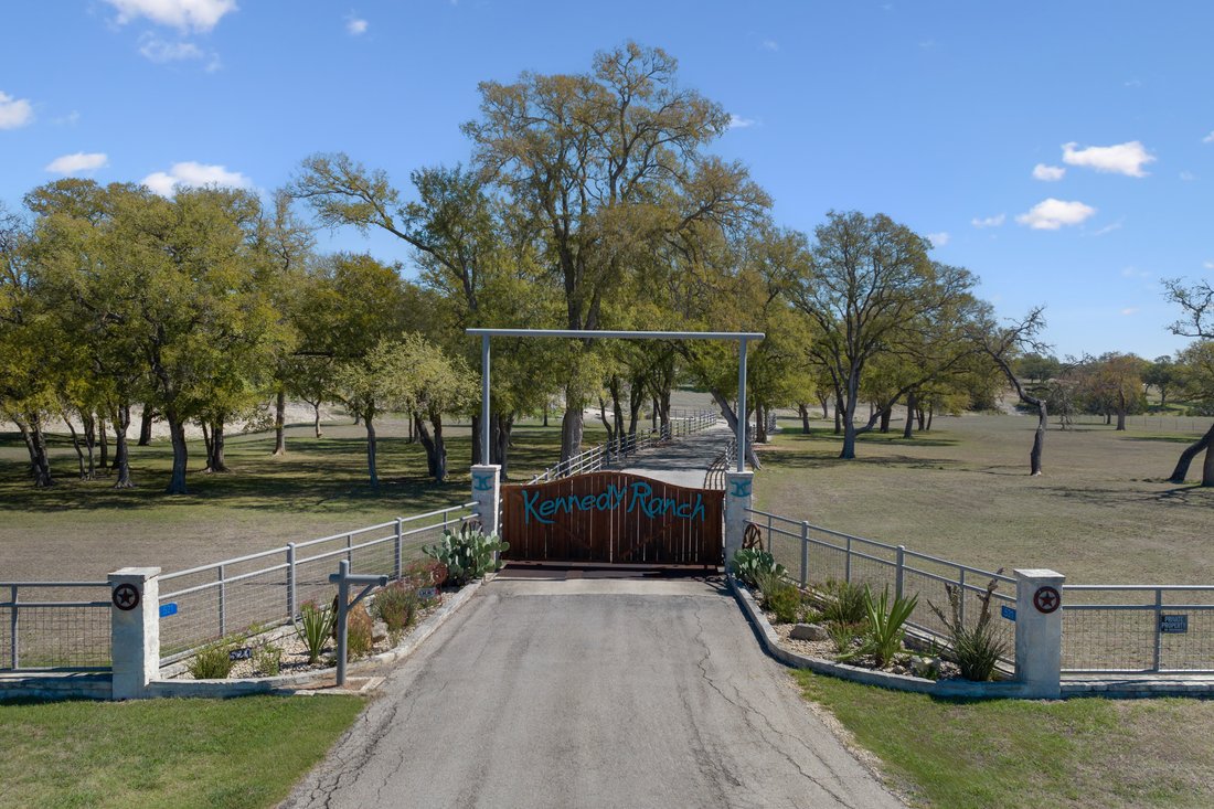 Kennedy Ranch In Center Point, Texas, United States For Sale (13663910)