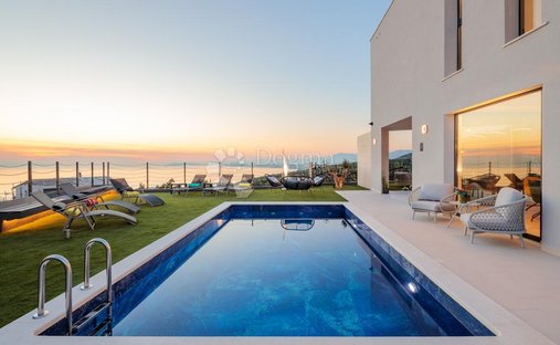 House in Grljevac, Split-Dalmatia County, Croatia 1