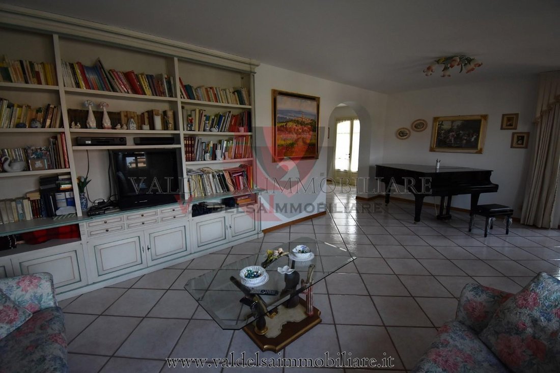 Villa in Colle di Val d'Elsa, Tuscany, Italy 3 - 12567956