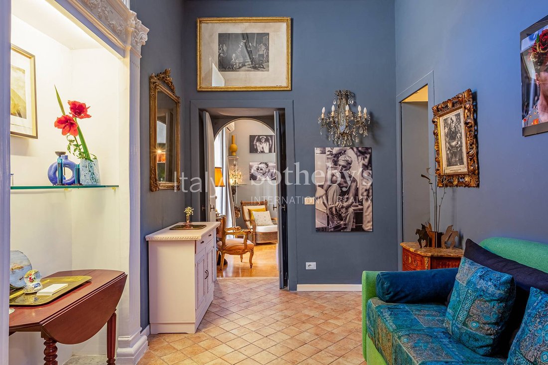 Apartment in Chiaia, Naples, Campania 3 - 13662764