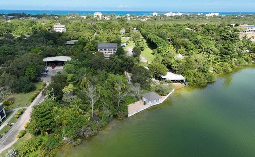 House in Nassau, New Providence, The Bahamas 1