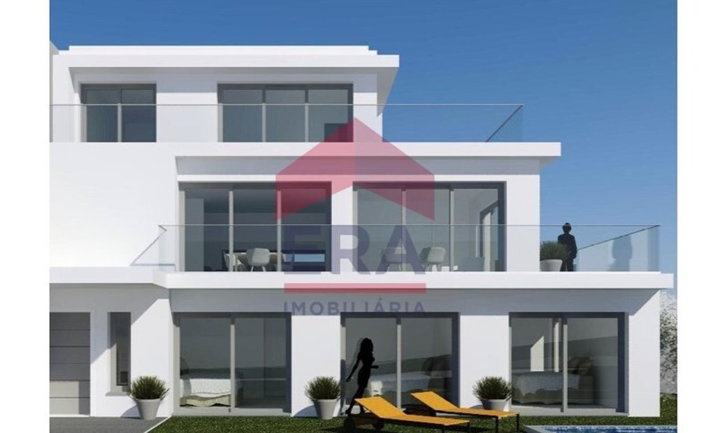 House 4 Bedrooms Triplex Sale Lourinhã In Lourinhã, Lisbon, Portugal