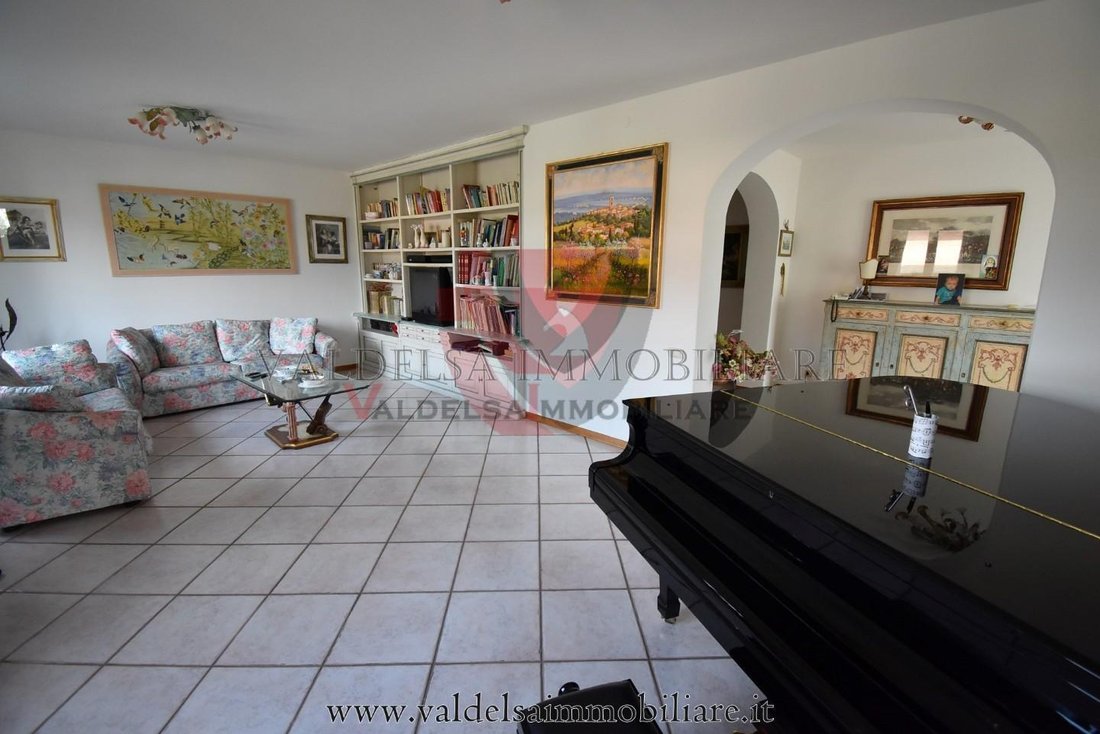 Villa in Colle di Val d'Elsa, Tuscany, Italy 4 - 12567956