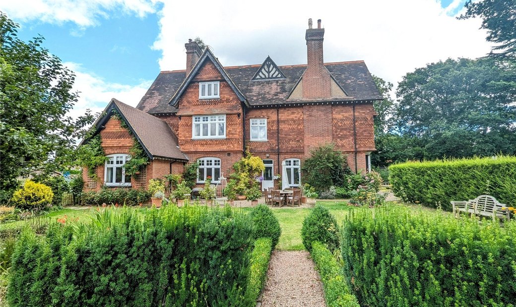 7 Bedroom Detached House For Sale In In South Nutfield, England, United