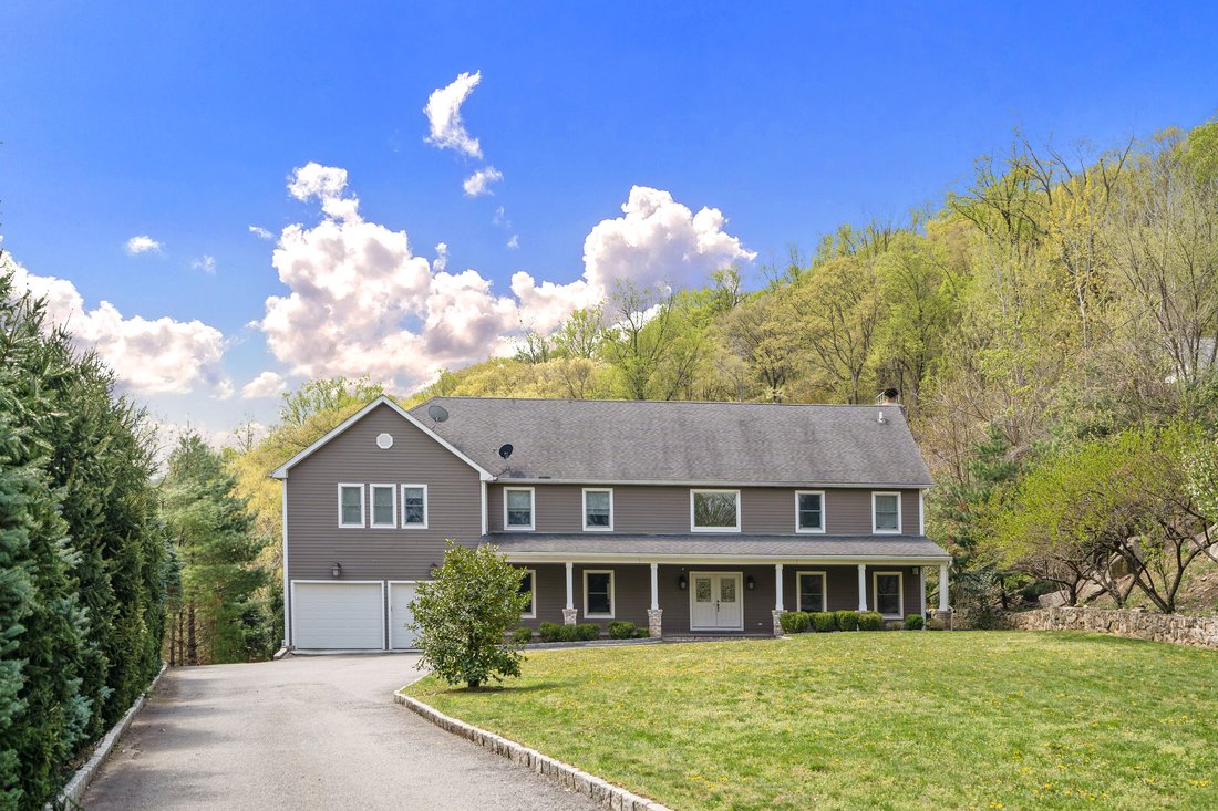 265 Mill River Road In Chappaqua, New York, United States For Sale