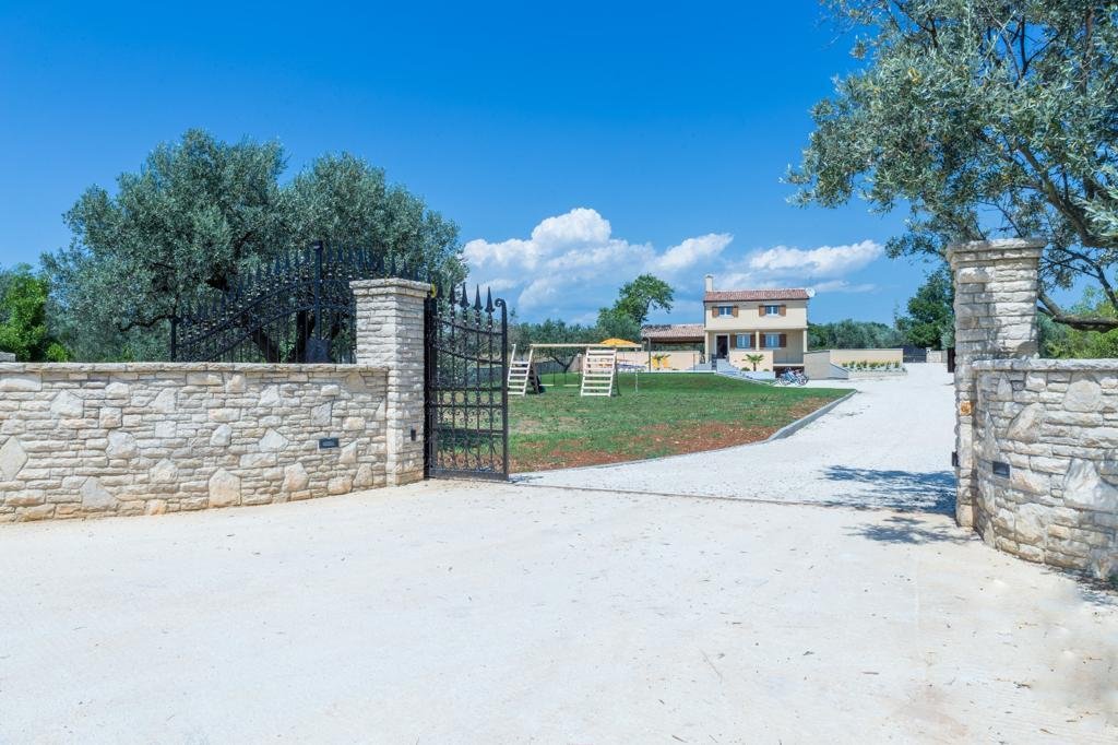 Pula House In Pula, Istria County, Croatia For Sale (13661640)
