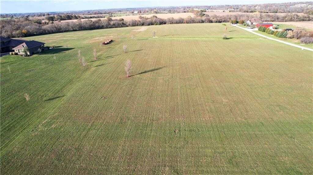 Expansive 12 Acre Estate Lot In Bucyrus, Kansas, United States For Sale