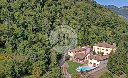 Villa à Pavullo nel Frignano, Émilie-Romagne, Italie 1