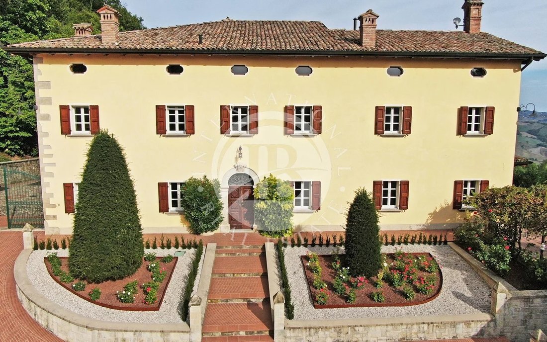 Villa in Pavullo Nel Frignano, Emilia-Romagna, Italy 3 - 13662240