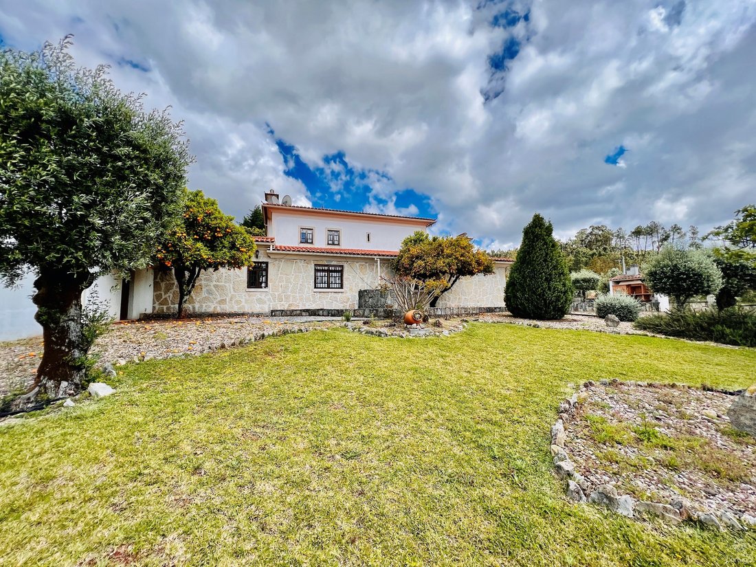 5 Bedroom Villa Rustica With Pool In In Alvaiázere, Leiria District