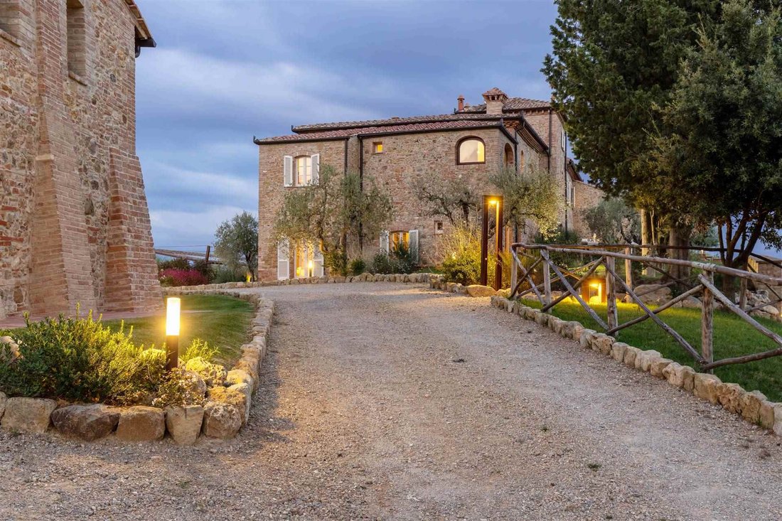 Apartment in San Gimignano, Tuscany, Italy 3 - 13659074