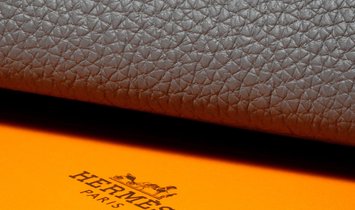 HERMÈS Kelly   V6_Matte Alligator Kelly 25 hand in Framboise with Palladium ha