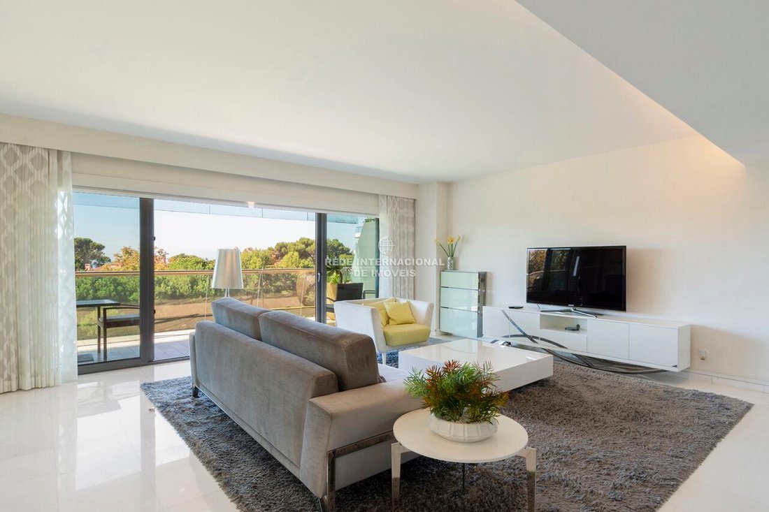 3 Bedroom Apartment, Cascais In Estoril, Lisbon, Portugal For Sale