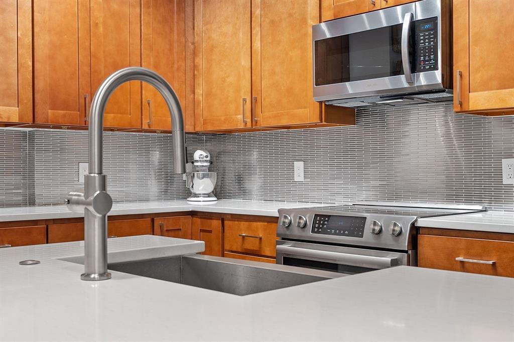 Condo Austin In Austin, Texas, United States For Sale (13675539)