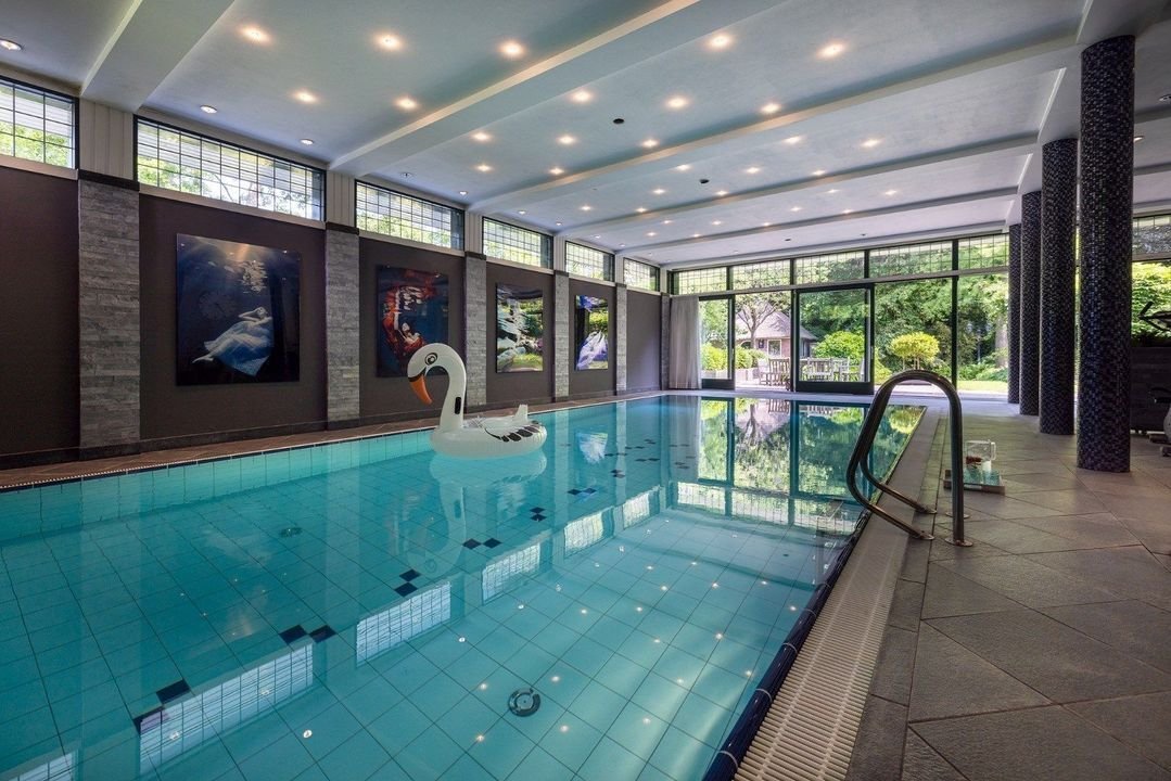 Oranje Nassaulaan 10 In Warmond, South Holland, Netherlands For Sale