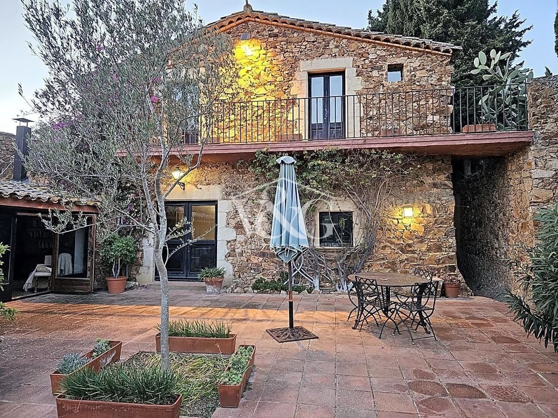 Villa in Mont-ras, Catalonia, Spain 4 - 13673742
