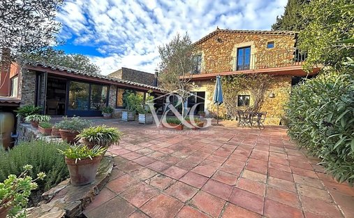 Villa in Mont-ras, Catalonia, Spain 1