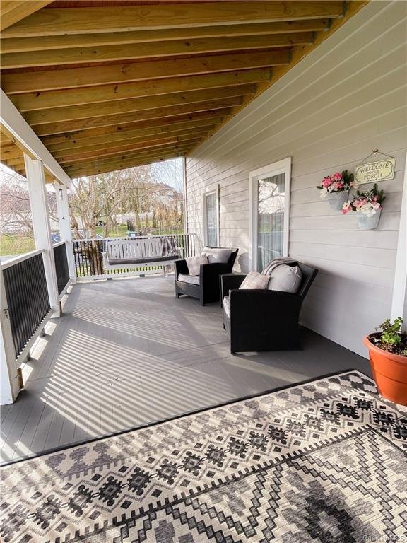 5 Bedrooms Single Family Detached In Montgomery, New York, United