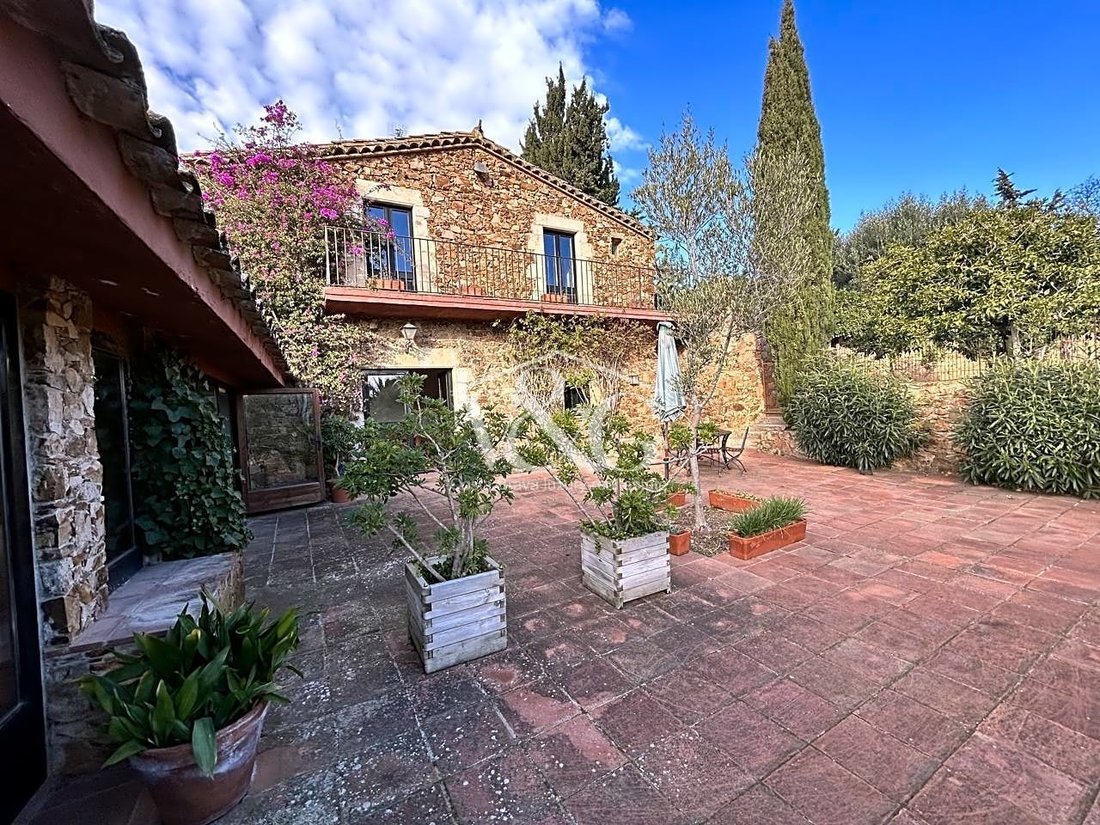 Villa in Mont-ras, Catalonia, Spain 2 - 13673742