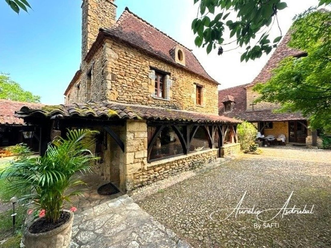 Maison De Caractère En In Le Buisson De Cadouin, Nouvelle Aquitaine
