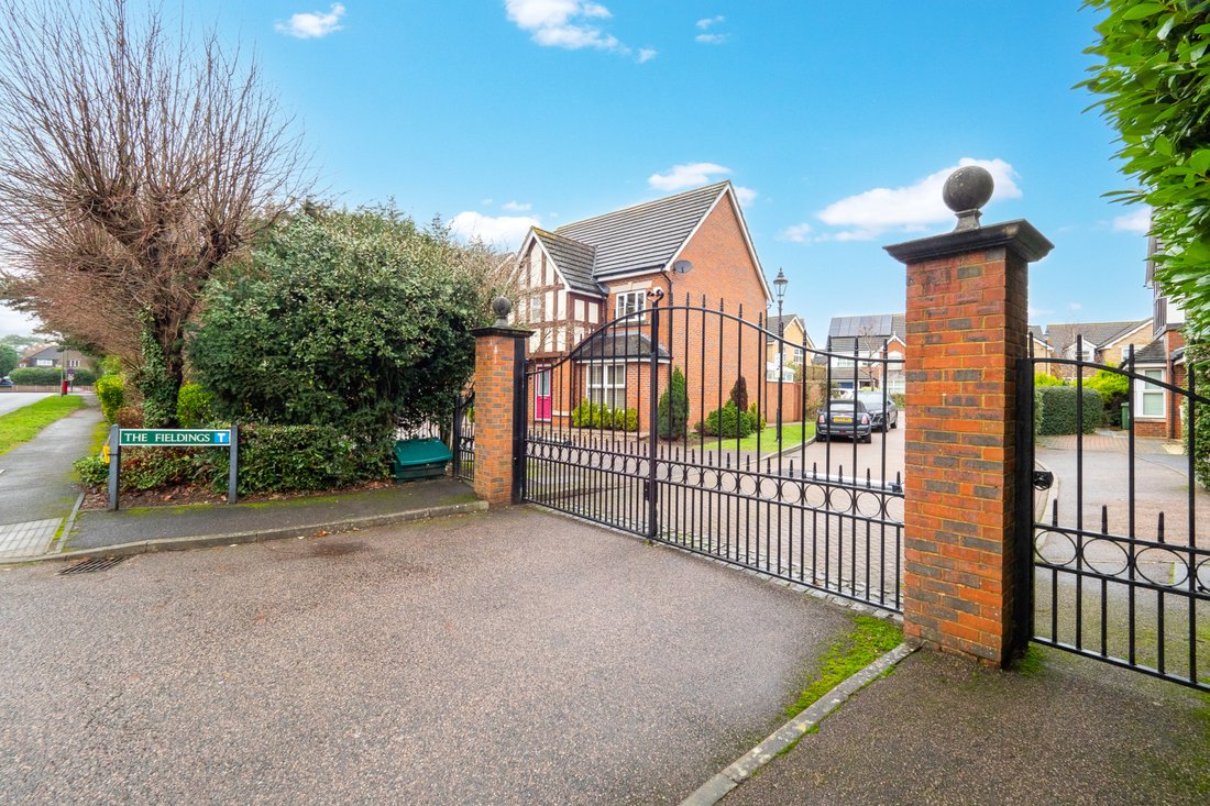 House in Banstead, Reigate and Banstead, England 3 - 13672919