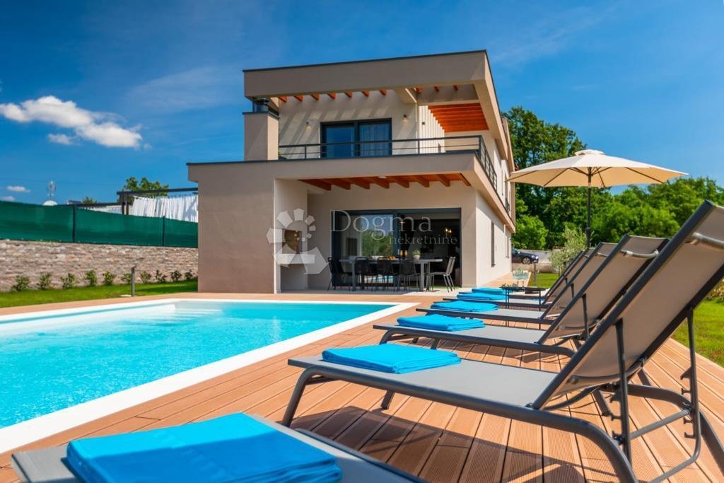 House in Svetvincenat, Istria County, Croatia 2 - 13672941