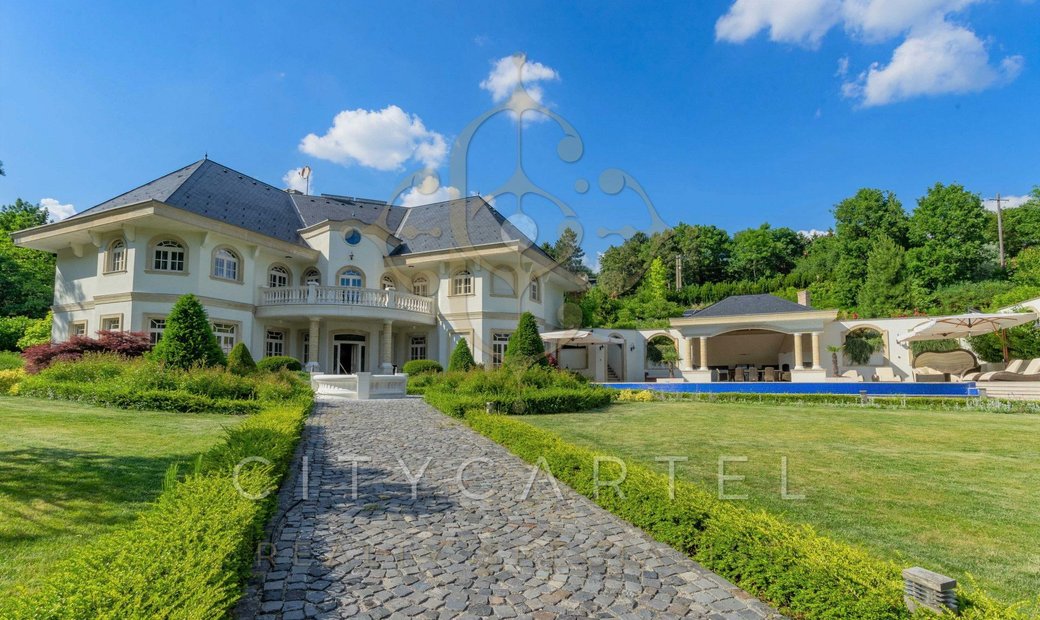 Villa, Manor House, Mansion For Sale, Budapest, Ii. In Budapest