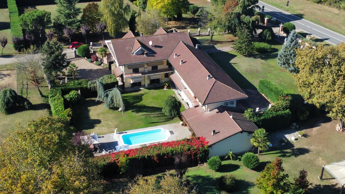 Villa in Bruno, Piedmont, Piedmont, Italy 2 - 13681543