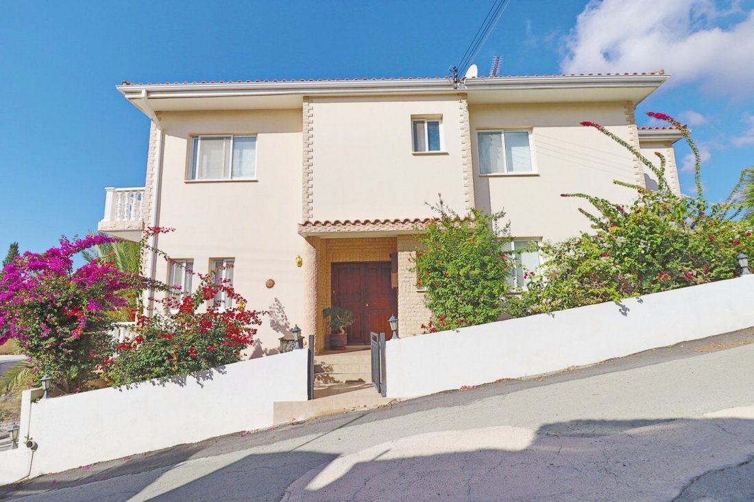 Villa in Paphos, Paphos, Cyprus 1 - 13679656