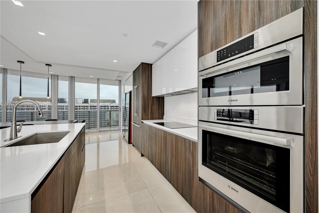 Condo in Miami, Florida, United States 5 - 13667693