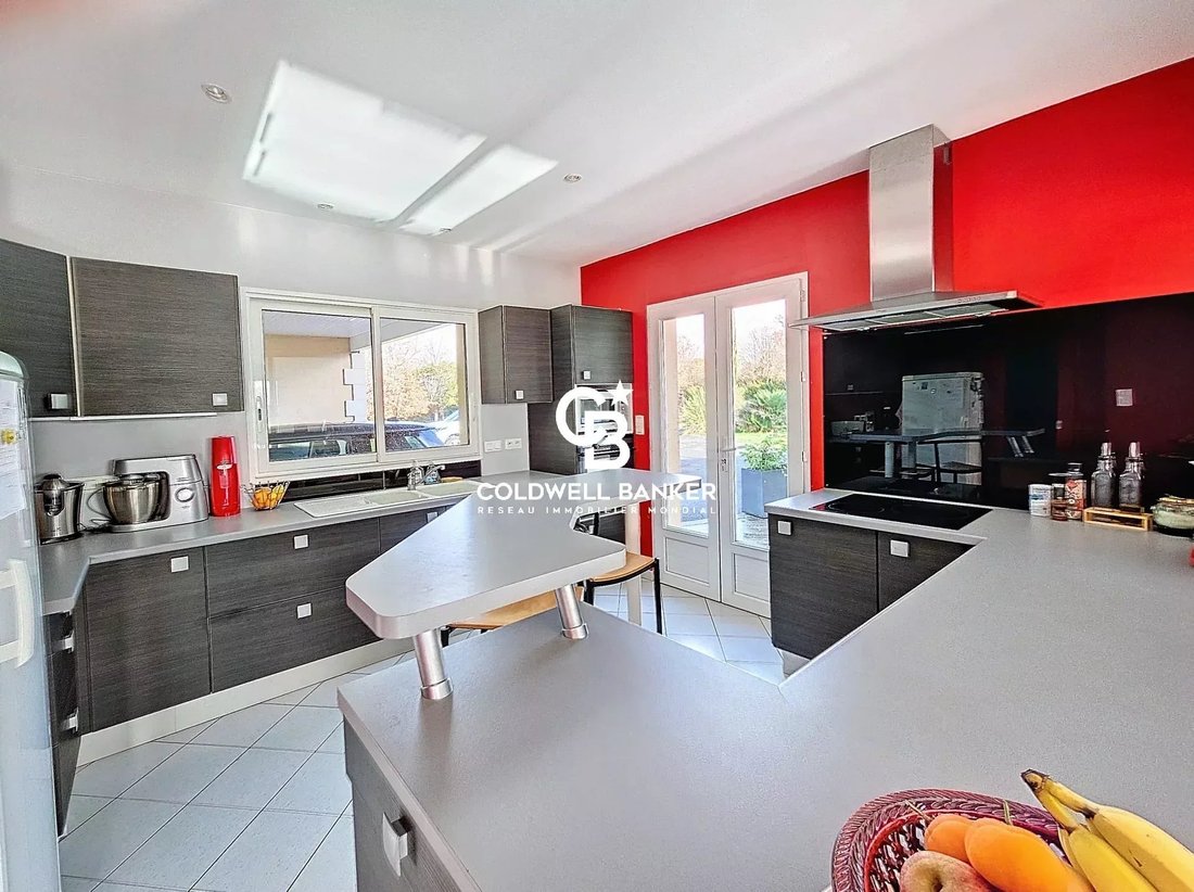 Architectural House In The Heart Of In Jarnac, Nouvelle Aquitaine