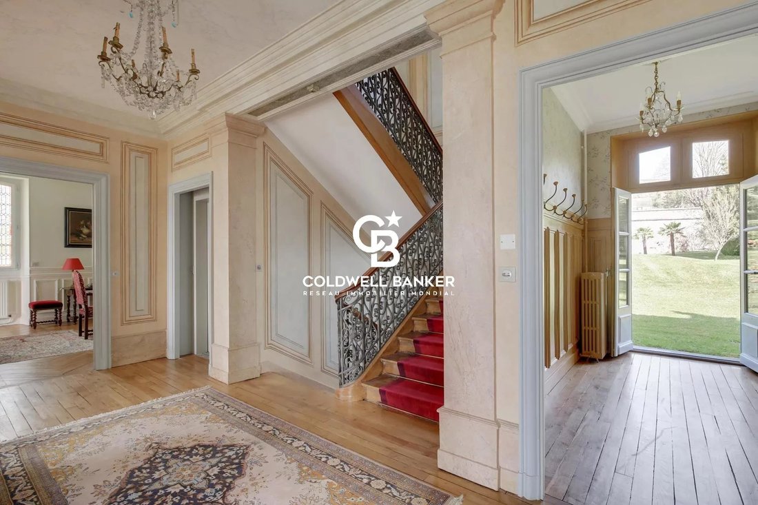 19th Century Property On 7200m² Of In Joigny, Bourgogne Franche Comté